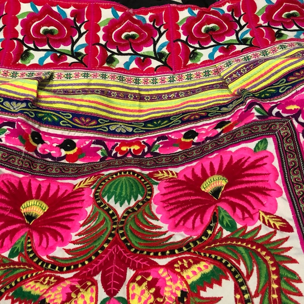 Multi-Colored Thread-Designed Bag - image 3